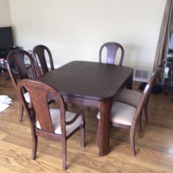 DINING TABLE AND CHAIR SET