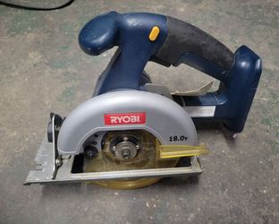 TOOL ONLY!! Ryobi 18V Cordless Circular Saw