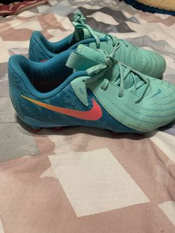Nike Phantom Gx Size 2.5Y