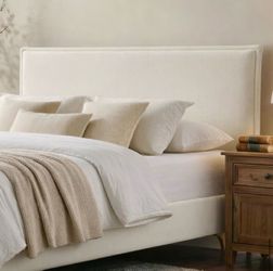 Queen Upholstered Boucle Platform Bed