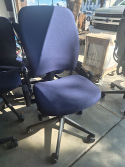 Steelcase leap v2 armless