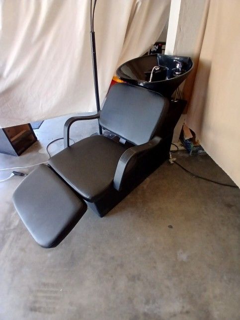 Never Used ,Just Stored-Stylist Shampoo/ Wash Bowl,Recliner, Foot Rest Lift, Complete Chair Station