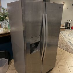 Whirlpool 5.5 ci Side By Side Fridge And Freezer