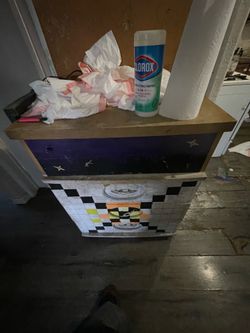 Painted dresser, assorted books and 2 board games