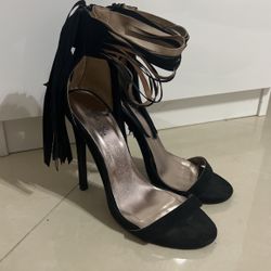 Black Chic Heels 