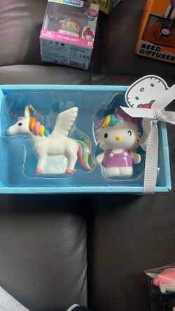 Hello Kitty, salt and pepper shaker