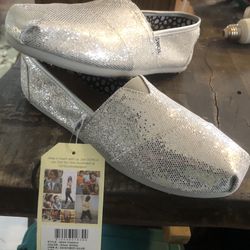 Toms Shoes
