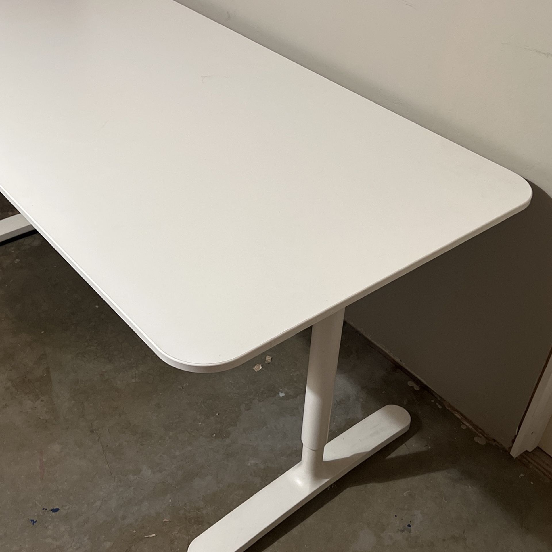 Adjustable Table