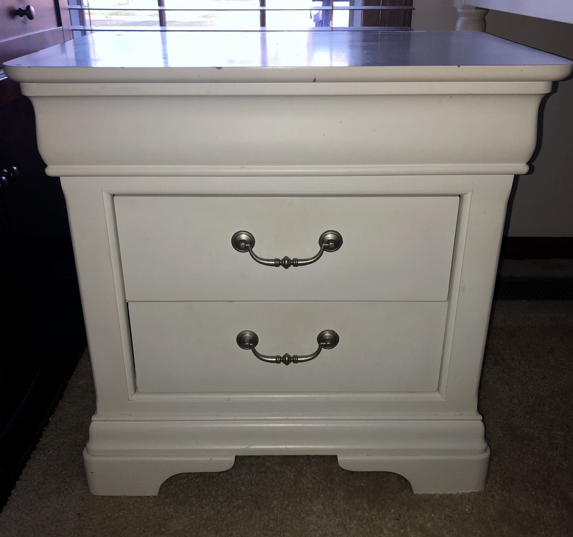 Havertys Twin White trundle bedroom set. for Sale in Chesapeake, VA