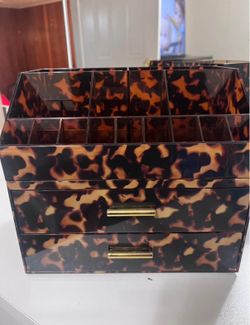 makeup organizer