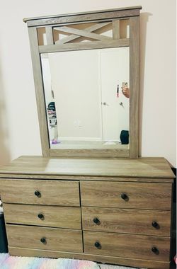 Dresser & Night stands