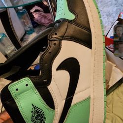 Air Jordan 1 Retro High OG Green Glow Mens US Size 12.5