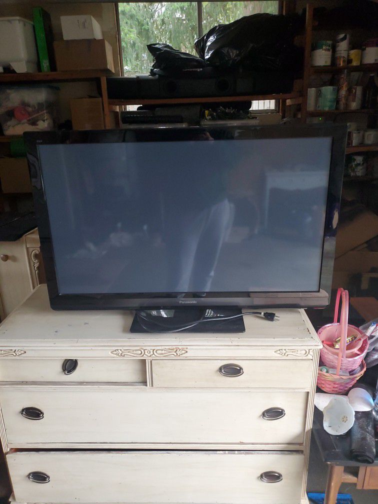 FULLY WORKING TV 