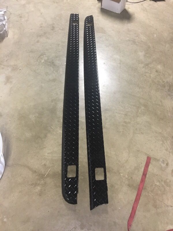 Side rails for a short bed truck