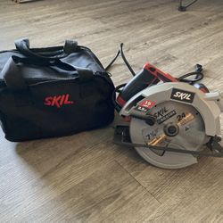 Skil Saw With Bag