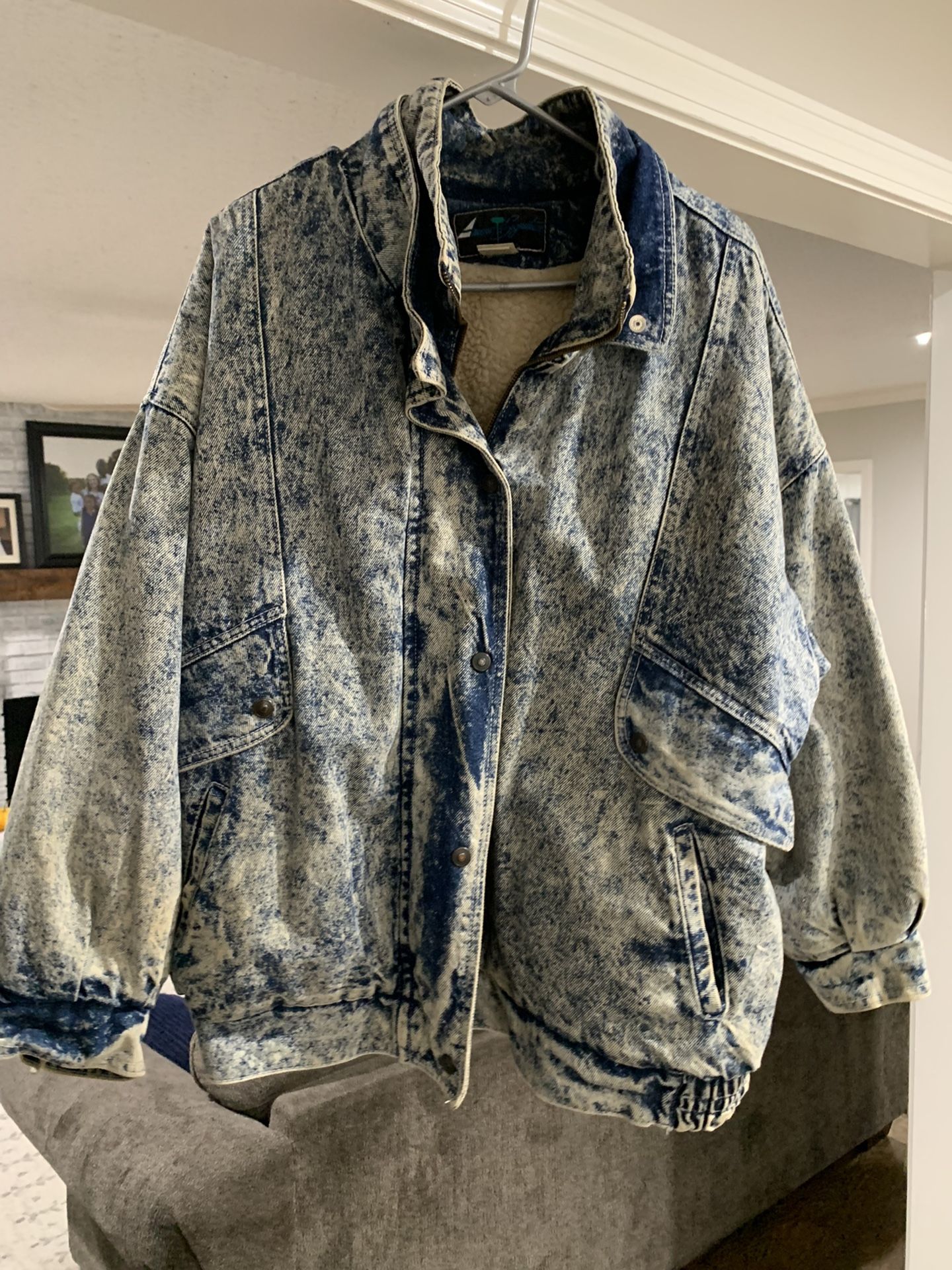 American signature vintage 80s acid wash denim bomber jacket size medium. Made N Usa