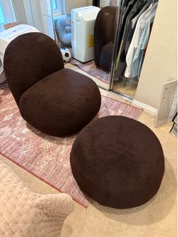 Fuzzy chair with ottoman