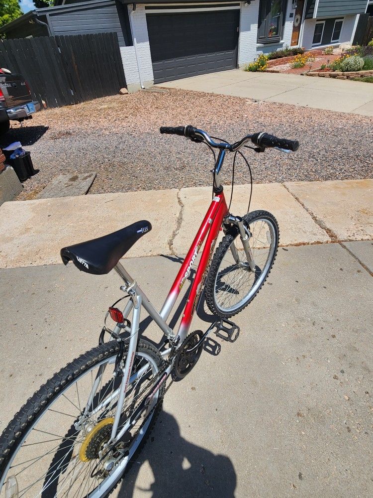 24 In Roadmaster Unisex Mountain Bike SX Sport With Front Suspension 18 Speed Great Condition