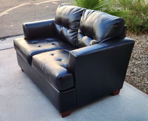 Furniture LoveSeat (Drk Brw/ Chocolate Brw)* FREE LOCAL DELIVERY