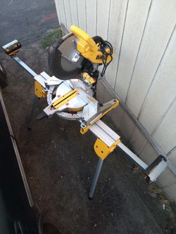 DeWalt  Compound miter saw 12 " double bevel with stand DeWalt  stana
