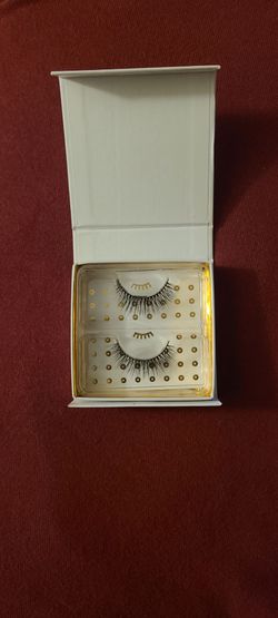 Battington Monroe Lashes