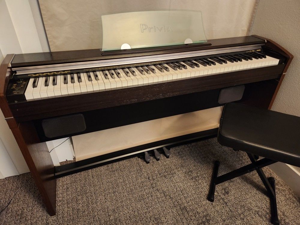 Casio Privia PX-700 Digital Piano