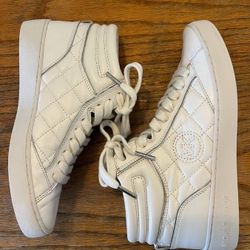 Michael Kors MK Woman’s Pleated Leather Shoes Size 6