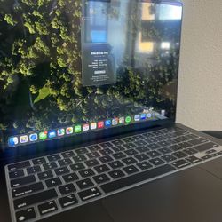 MacBook Pro 14" 