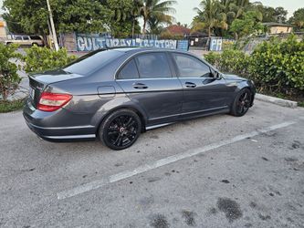 2011 Mercedes Benz C300