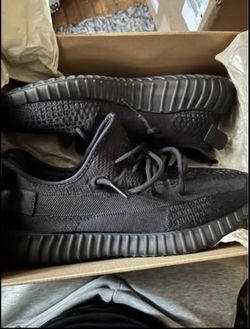 Men's Adidas Yeezy Boost 350 V2 Onyx (Size 11)