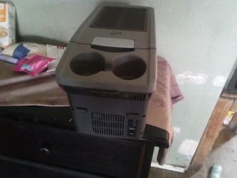 Refrigerator Car Center Console with Cup Holders