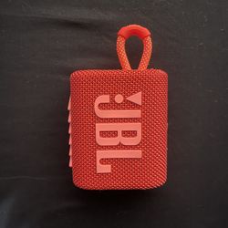 JBL Go 3: Portable Speaker with Bluetooth, Built-in Battery, Waterproof and Dustproof Feature - Red 