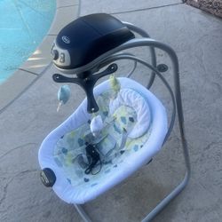 2 Graco Baby swings Now Accepting Offers. 