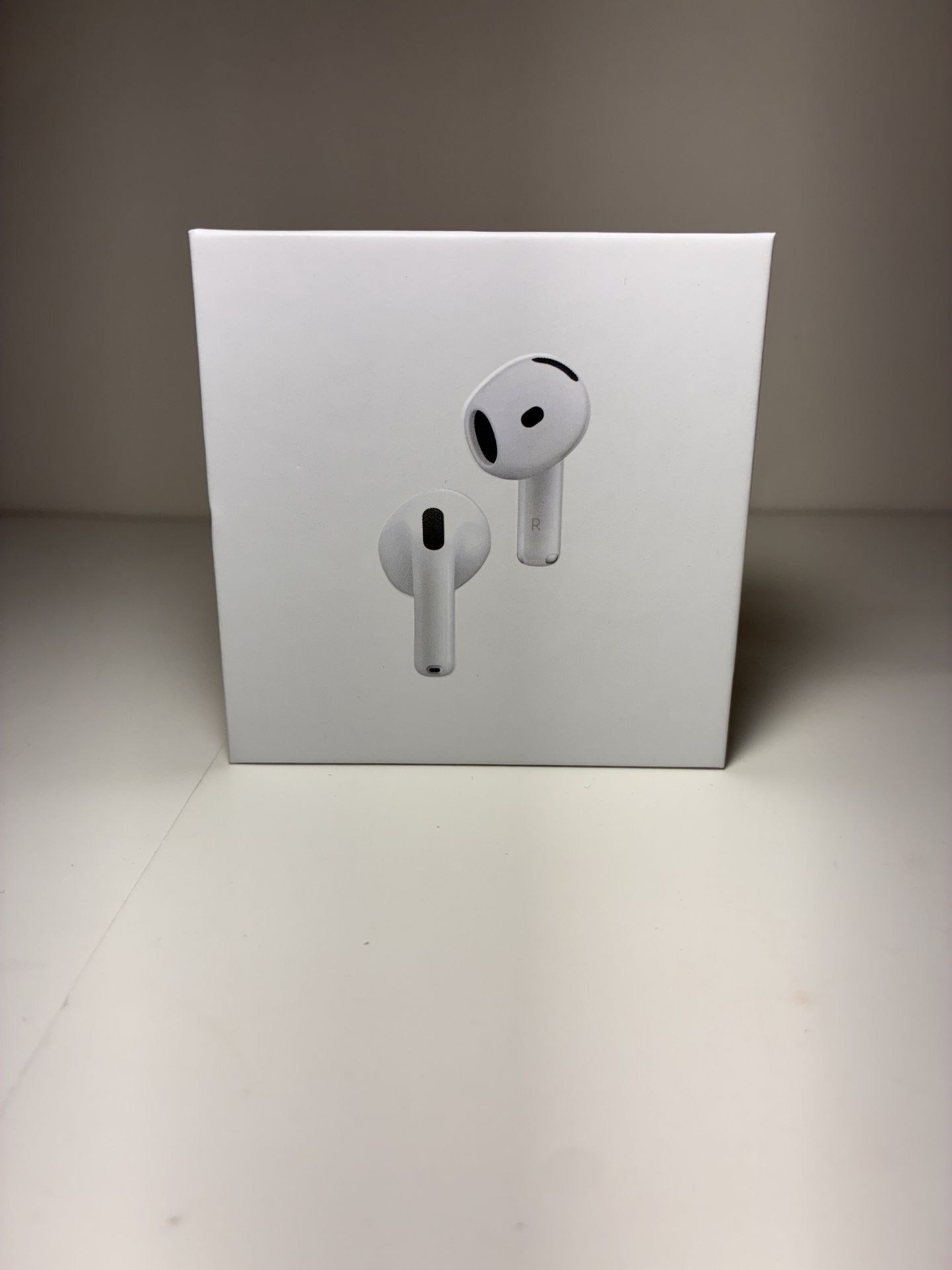 AirPods 4th Generation - Excellent Condition