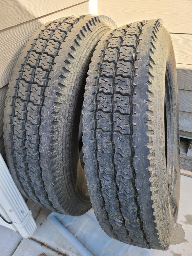 I have 2 tires for semi truck flat bed trailer Ironman 285/75R2.45 I-208 $200 For each tire OBO