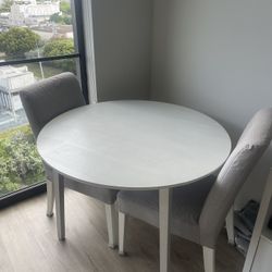 Table With Chairs 