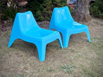 👁️👁️ IKEA Modern Plastic Lounge Chairs FREE DELIVERY 🚚