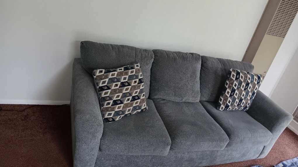 Couch With Pull Out Bed