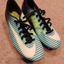 Nike Mercurial Vortex Womens 8 Soccer Cleats Shoes Aqua / Black Sneakers Lightly Used Like New 
844245-400
Pickup Only 