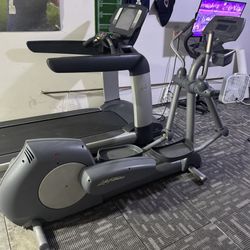 Commercial Grade Elliptical 