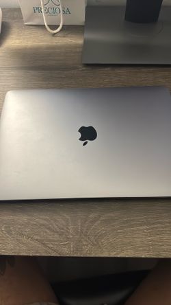 MacBook Pro M2