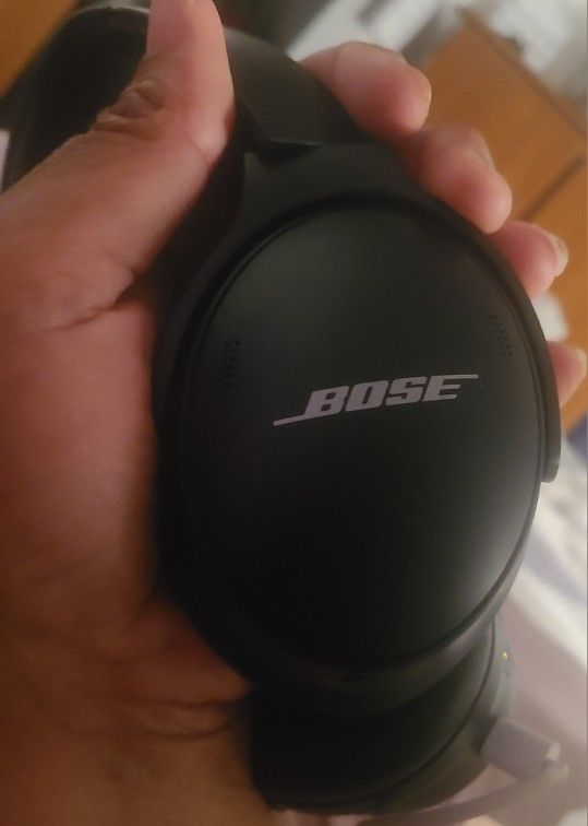 BOSE HEADPHONES $150
