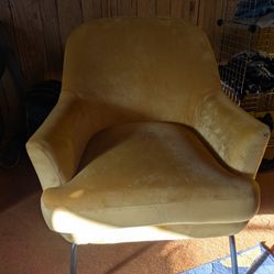 Dericka Accent Chair