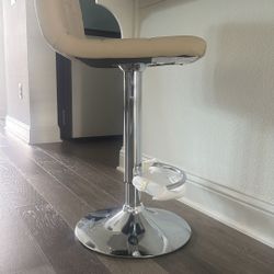 Adjustable SWIVEL Counter stools set Of 2 Brand new