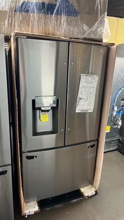 NEW IN BOX LG FRENCH STYLE STANDARD SIZE REFRIGERATOR
