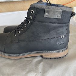B52 Boots