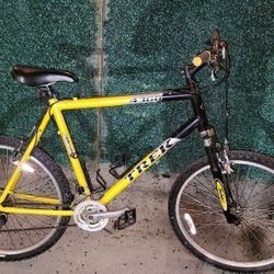 TREK 4300 BIKE