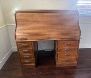 Roll top desk