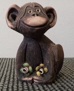Artesania Rinconada Chimp w/ Flowers #45 Vintage 