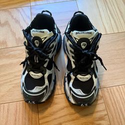 Black and White Balenciaga Runners Size 43/ Size 10 men’s
